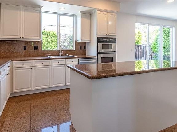 5th image of 2935 W Carson St #B