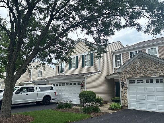 2nd image of 2439 Oak Tree Ln