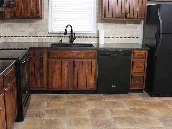 4th image of 1312 Lois Ln