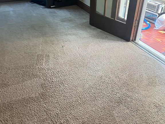 3rd image of 210 Peninsula Ave