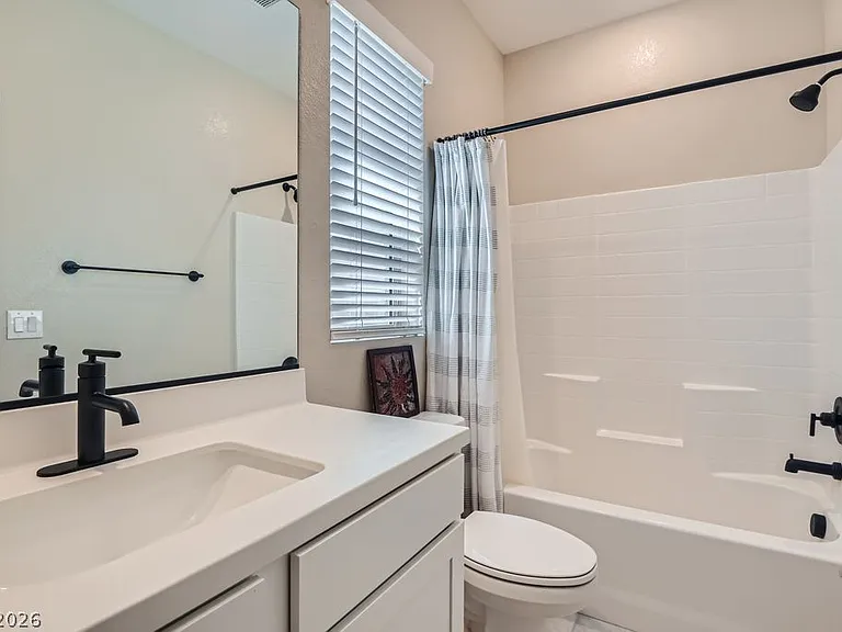 11604 Desert Hollow Ave — Photo 22