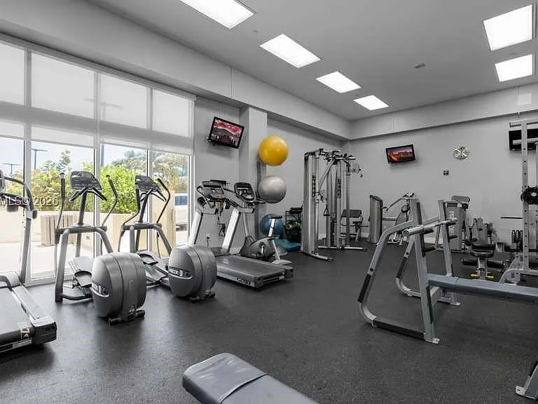 6917 Collins Ave #L-107 — Photo 30