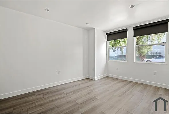 1023 Tremont St — Photo 12