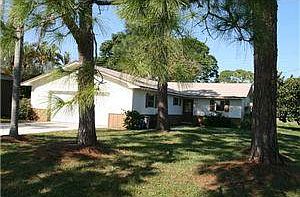 1st image of 915 SW All American Blvd