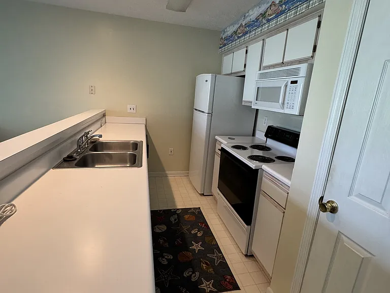556 White River Dr #44B-1 — Photo 6