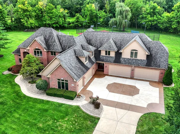4261 W Stones Crossing Rd, Greenwood, IN 46143