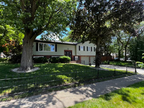 400 N Cottage Ave, Normal, IL 61761