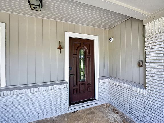 5th image of 23361 Andrew Ln