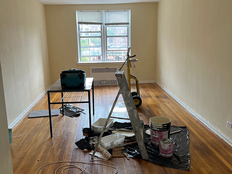2nd image of 664 Thwaites Pl Floor 6