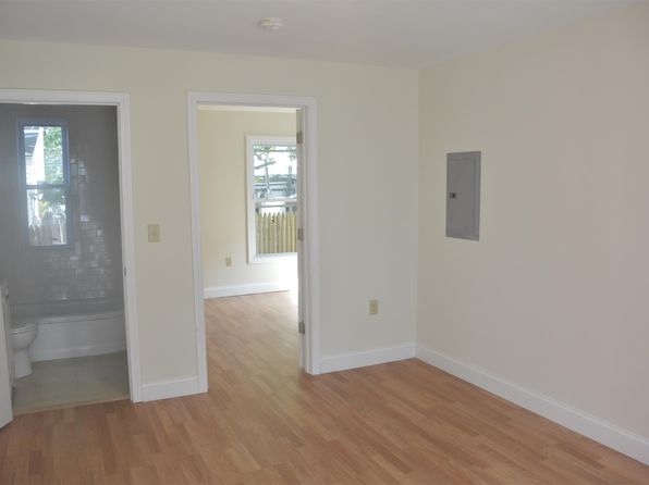 429 Central St #1R