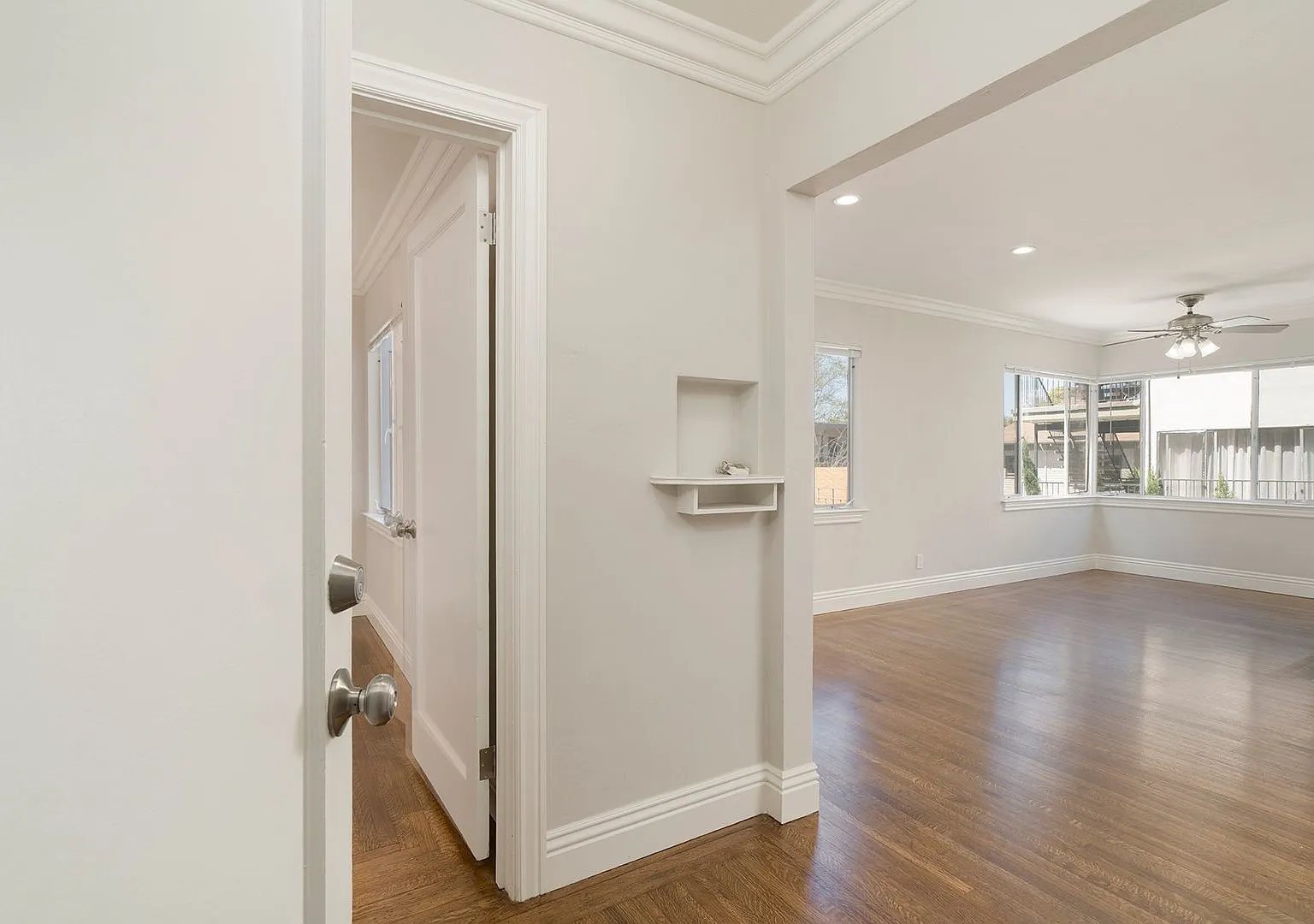 Newly remodeled one bedroom at the Adams Point area of Oakland. — Photo 1