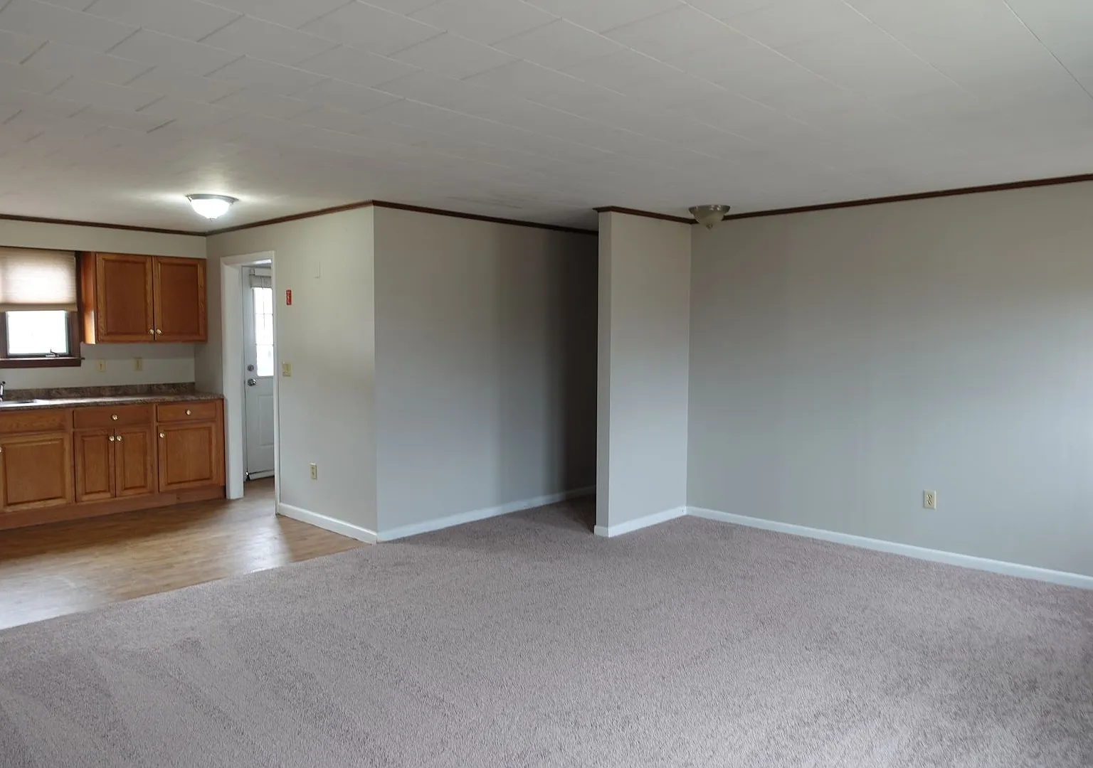 8 North Main Street — Photo 4