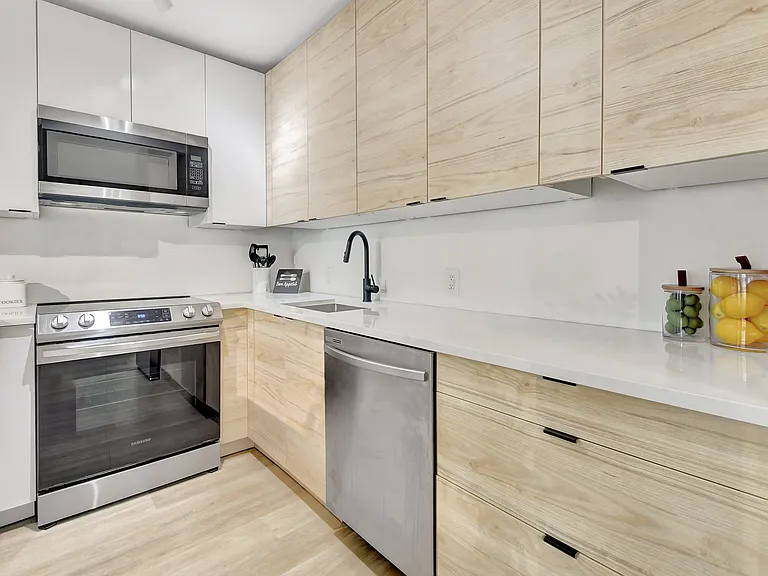 111 Mansfield Dr #C-building C — Photo 7