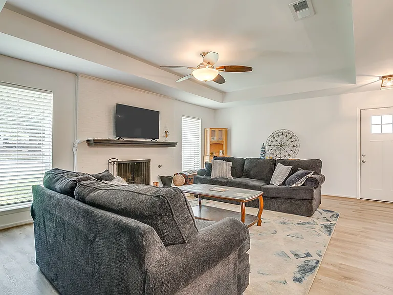4761 Fieldcrest Dr — Photo 16