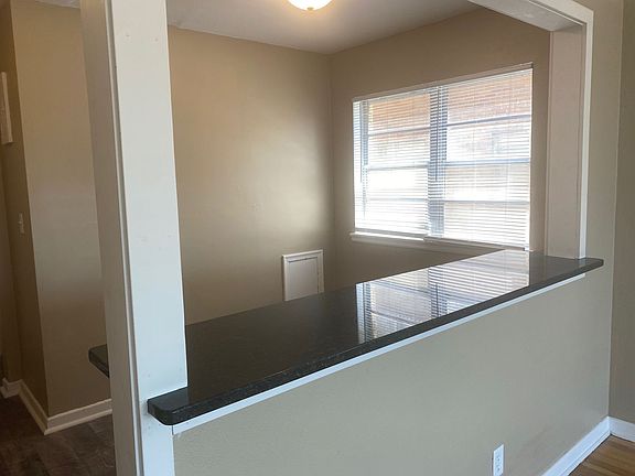 4th image of 638 Snelling Ave S #4