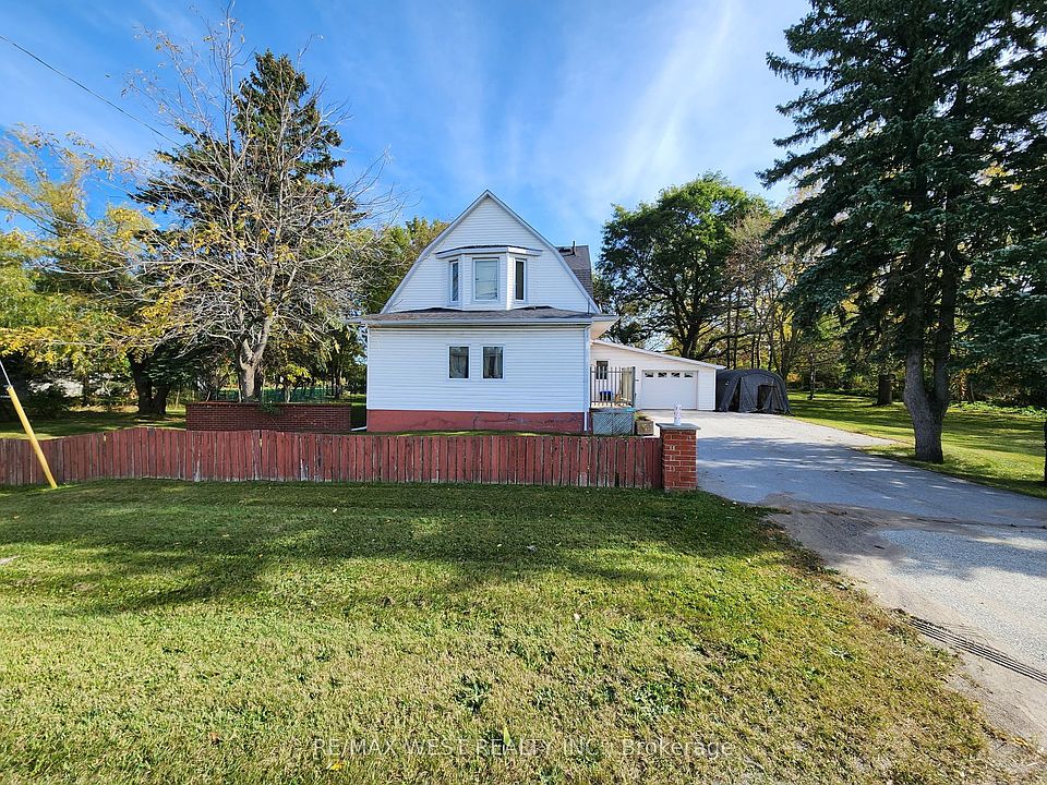 2nd image of 5427 Yonge St