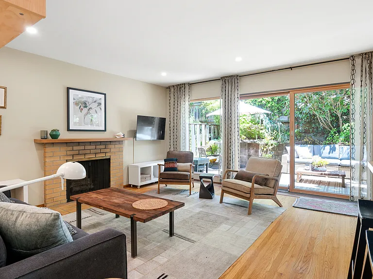 1423 Walnut St #1 — Photo 7