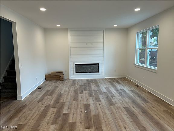 3rd image of 5596 Grove Ave