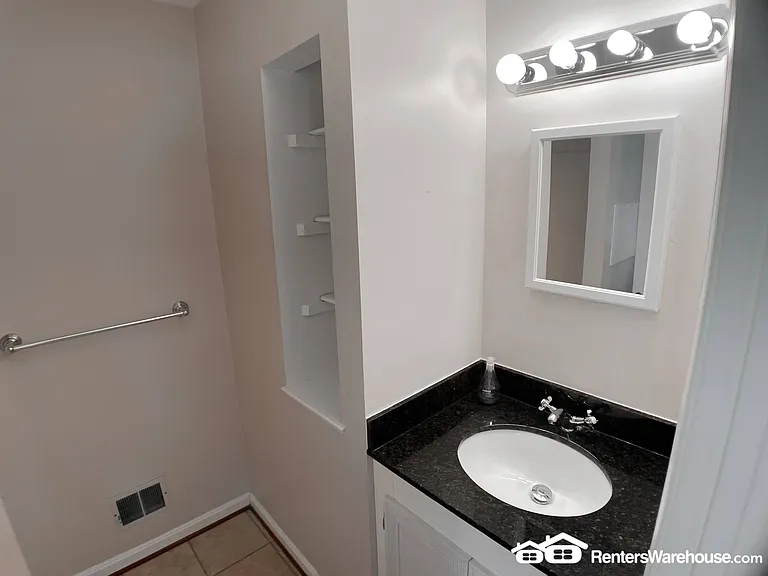 422 Reading Ave — Photo 17