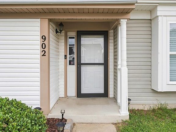3rd image of 902 Pocahontas Ct