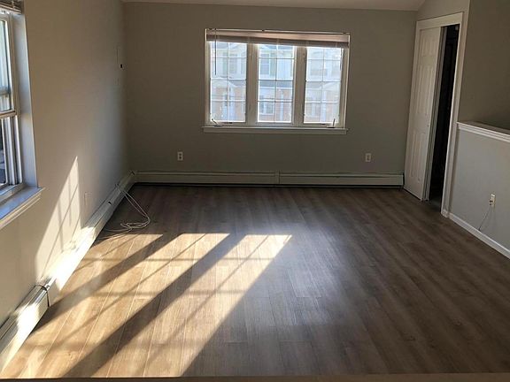 2nd image of 71 Railroad Ave