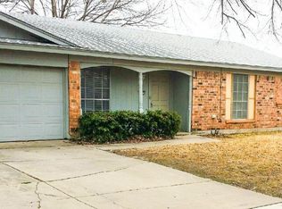 7925 Shannon Ln, North Richland Hills, TX 76180