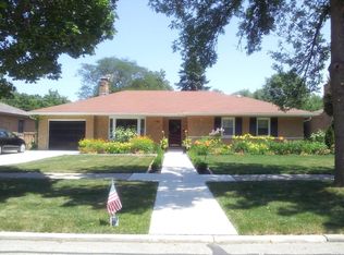 909 S Spring Ave, La Grange, IL 60525