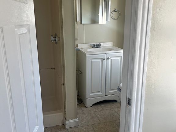 2nd image of 155 Franklin Ave #3R