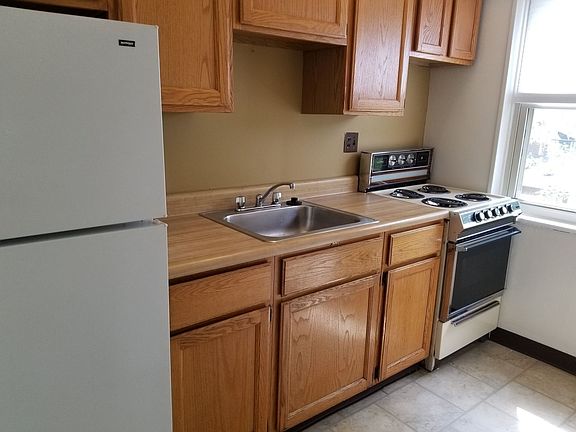 3rd image of 400 4th St #10