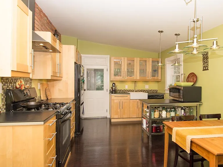 212 E New St #2 — Photo 8