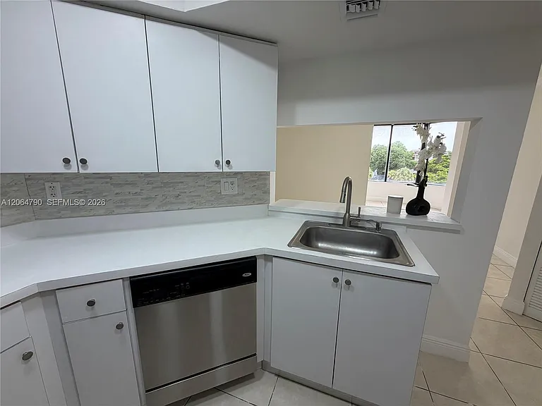 8305 SW 152nd Ave #Penthouse 1 — Photo 11