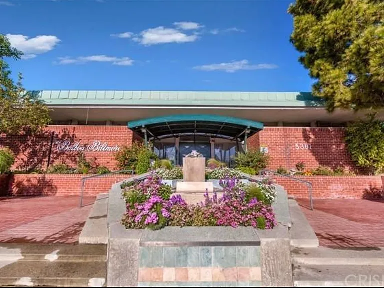 5301 Balboa Blvd #F7 — Photo 30