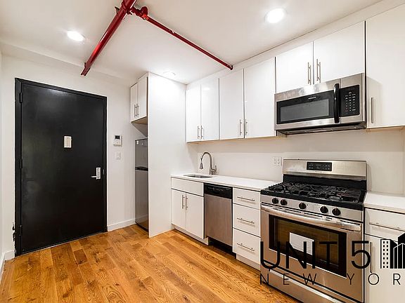 2nd image of 850 Flatbush Ave APT 6A