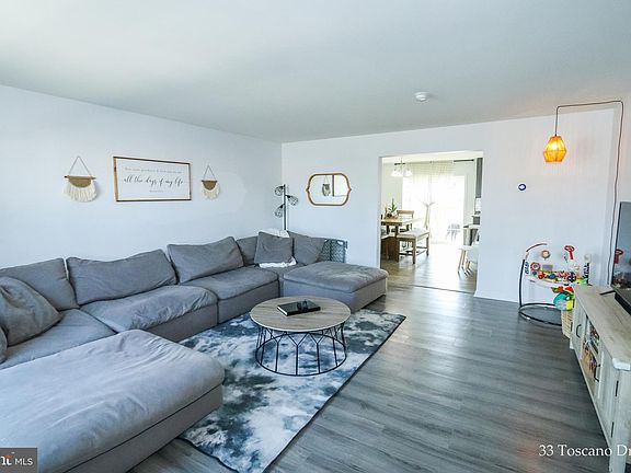 3rd image of 33 Toscano Dr