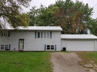 401 Flatiron Dr, Columbus Junction, IA 52738