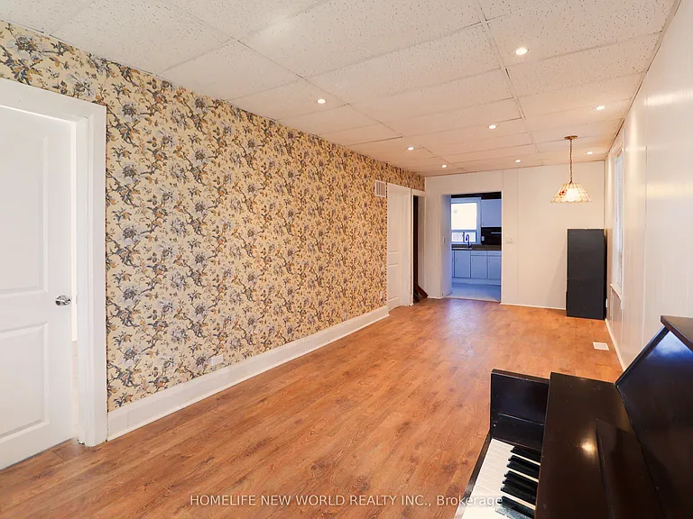 32 Pendeen Ave — Photo 40