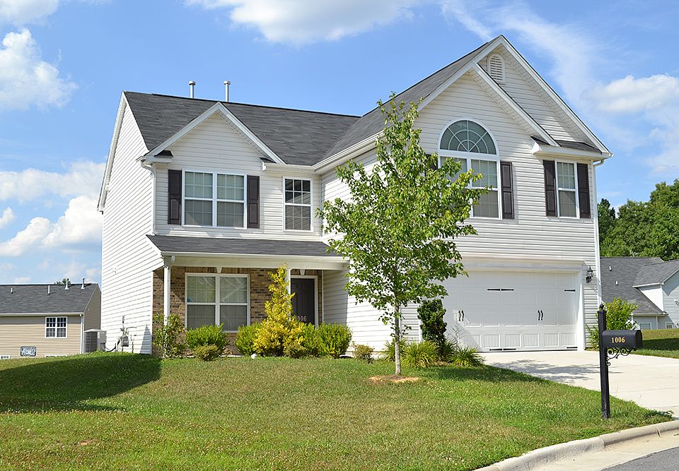 This spacious 2,225 square feet single family home