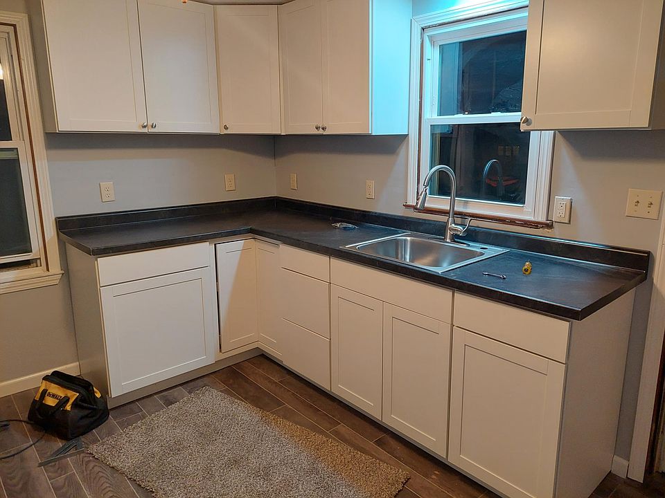 1st image of 402 Buckeye St