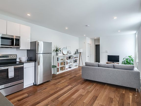 5th image of 2442 Cedar St APT 1R