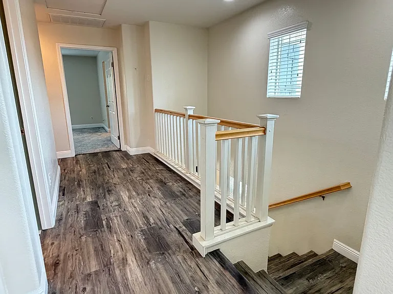5798 Mapleview Dr — Photo 12