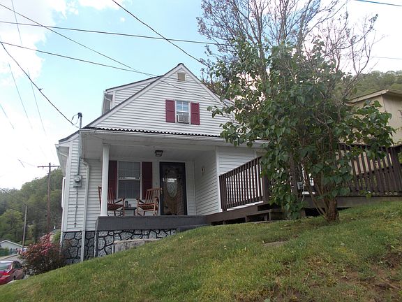 2nd image of 900 Ball Street