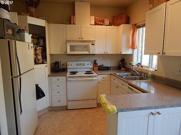 2nd image of 5264 NE 121st Ave APT 313
