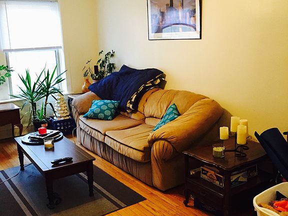 2nd image of 3427 N Marshfield Ave APT 2W
