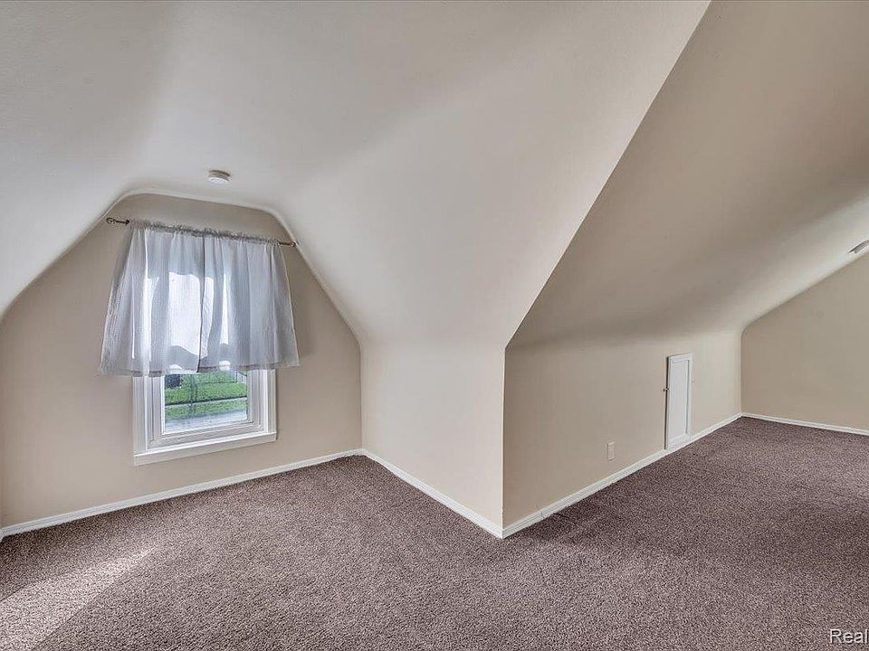 6286 Glenis St, photo 20