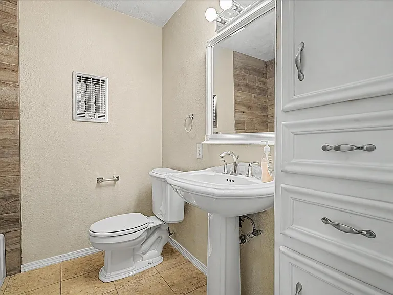 827 Pickney Ave — Photo 26