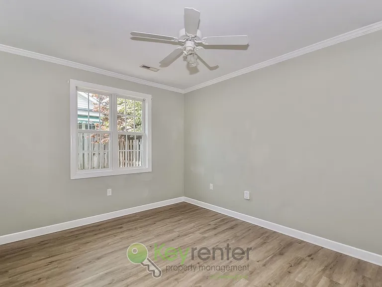 5006 Carleton Dr #135 — Photo 9