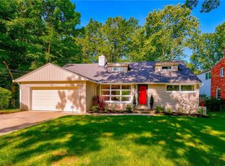 618 Quilliams Rd, Cleveland Heights, OH 44121