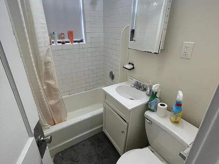 18 Hamilton Rd #4 — Photo 17