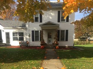 713 Maple St, Lancaster, WI 53813