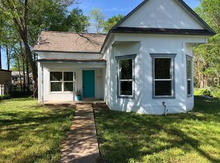 621 E 8th St, Bonham, TX 75418